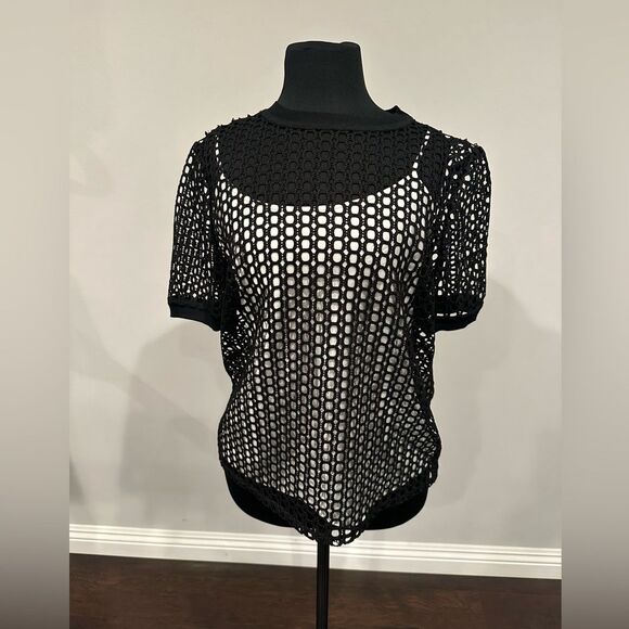 Elie Tahari Women’s Crochet Black Shortsleeved Shirt Size Medium - Picture 2 of 7